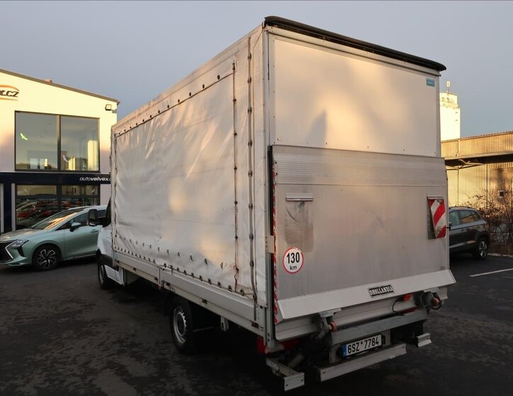 Mercedes-Benz Sprinter 4