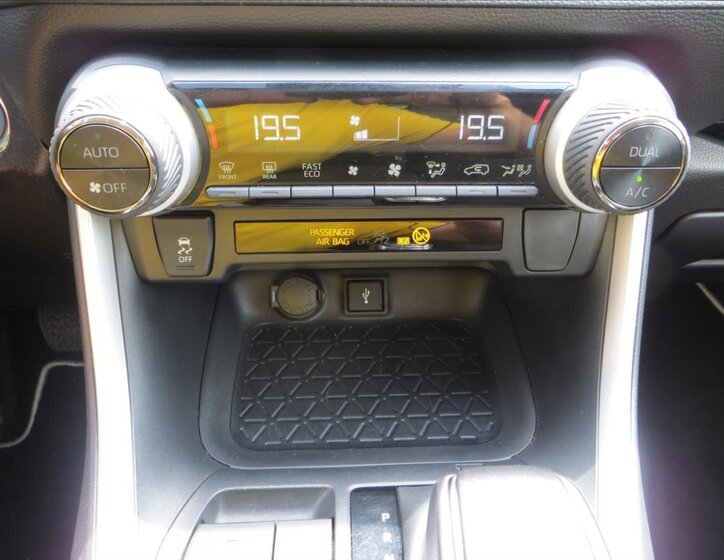 Toyota RAV4 SUV / Terénní 2,5 l 131 kw