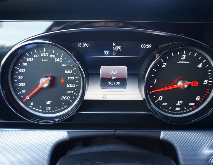 Mercedes-Benz Třídy E 12