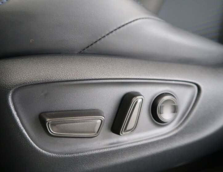 Toyota RAV4 SUV / Terénní 2,5 l 131 kw