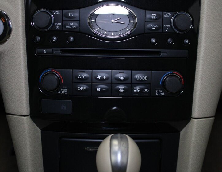 Infiniti QX70 SUV / Terénní 3,0 l 175 kw