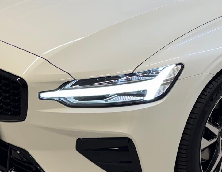 Volvo V60 Kombi 2,0 l 145 kw