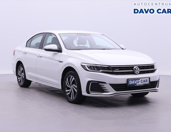 Volkswagen Bora Sedan / Limuzína 0,0 100 kw