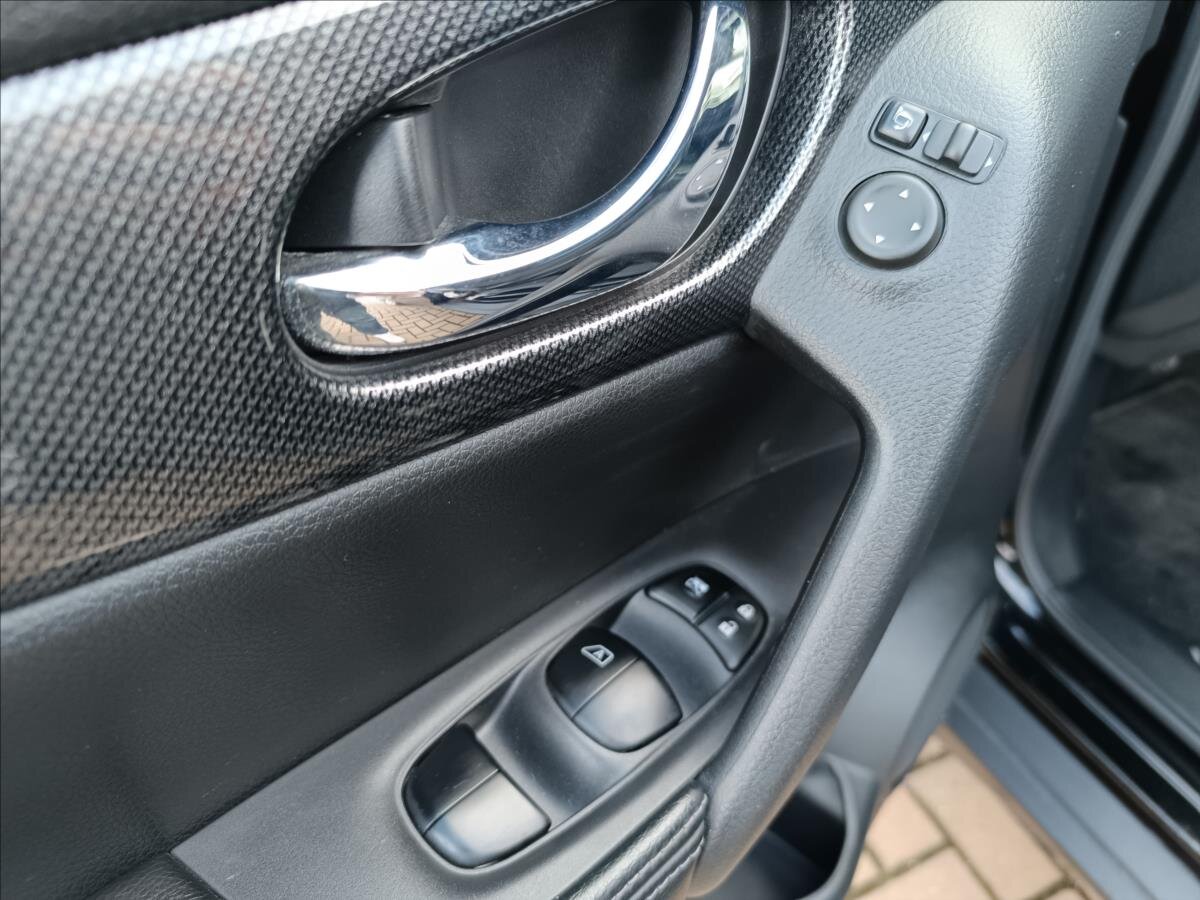 Nissan X-Trail SUV 1,6 l 120 kw