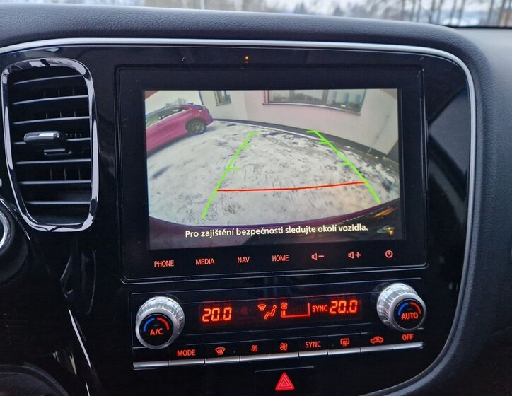 Mitsubishi Outlander SUV 2,4 l 165 kw