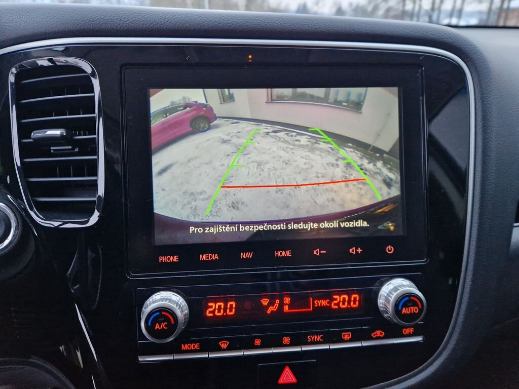 Mitsubishi Outlander SUV 2,4 l 165 kw