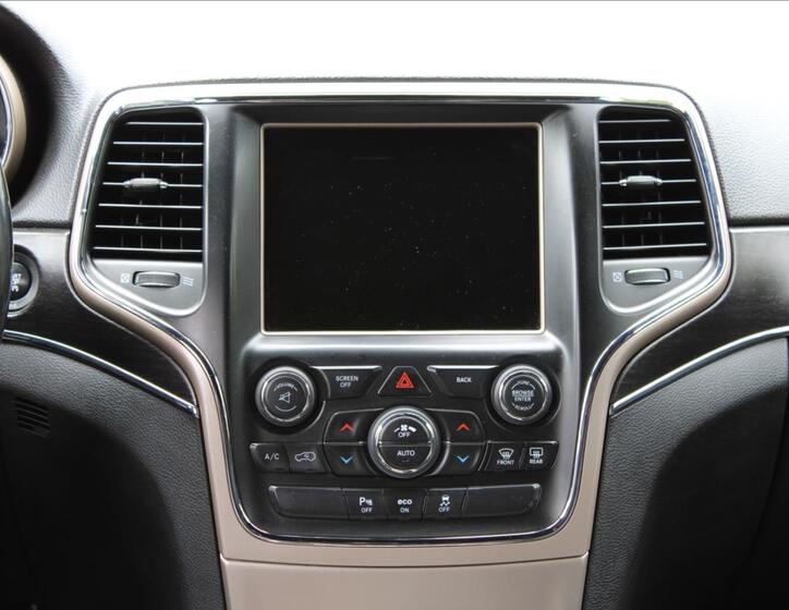 Jeep Grand Cherokee 22