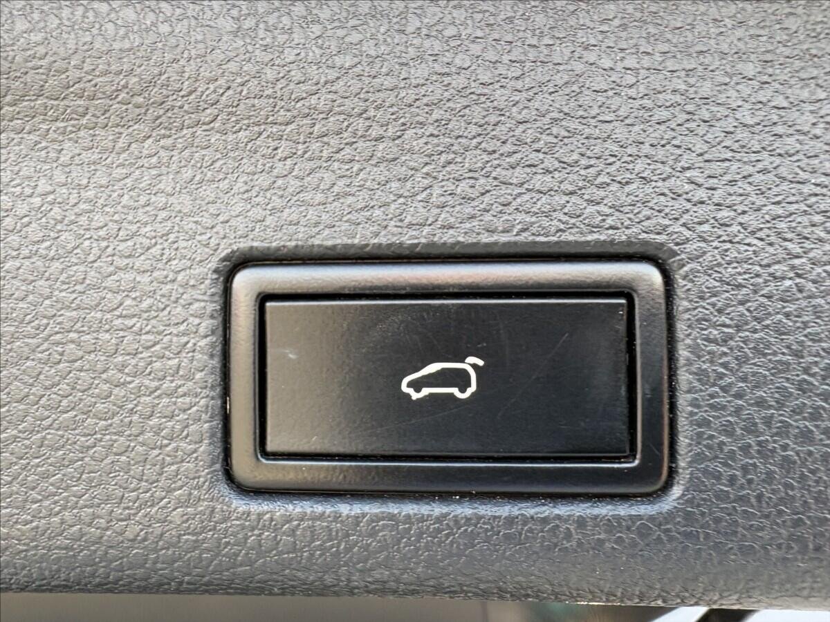 Volkswagen Sharan Kombi 2,0 l 110 kw