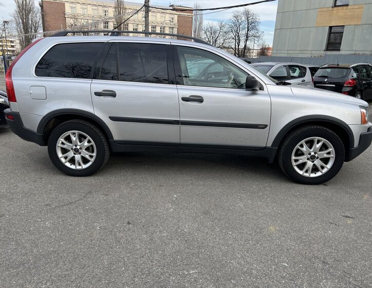 Volvo XC90 SUV / Terénní 2,4 l 120 kw