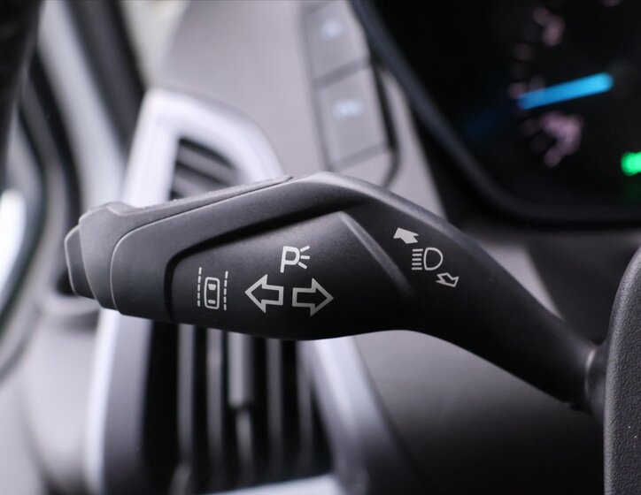 Ford Tourneo Custom Kombi 2,0 l 96 kw