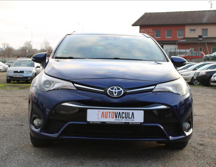 Toyota Avensis 2