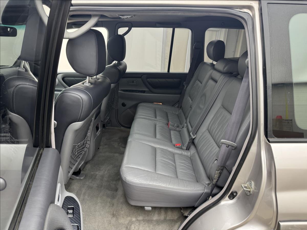 Toyota Land Cruiser SUV / Terénní 4,2 l 150 kw