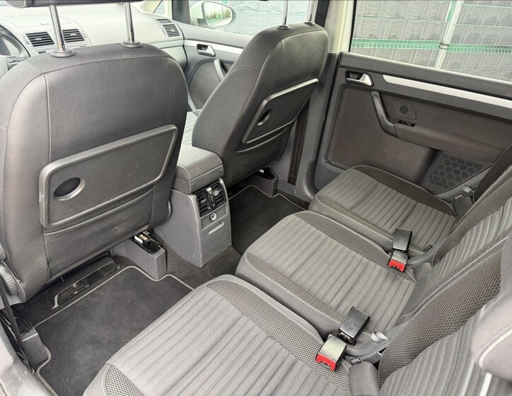 Volkswagen Touran MPV 1,2 l 77 kw