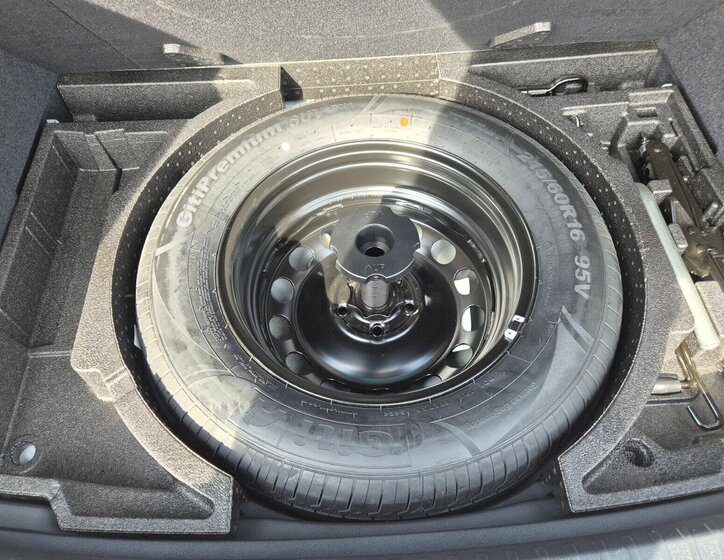 Škoda Karoq SUV / Terénní 1,5 l 110 kw