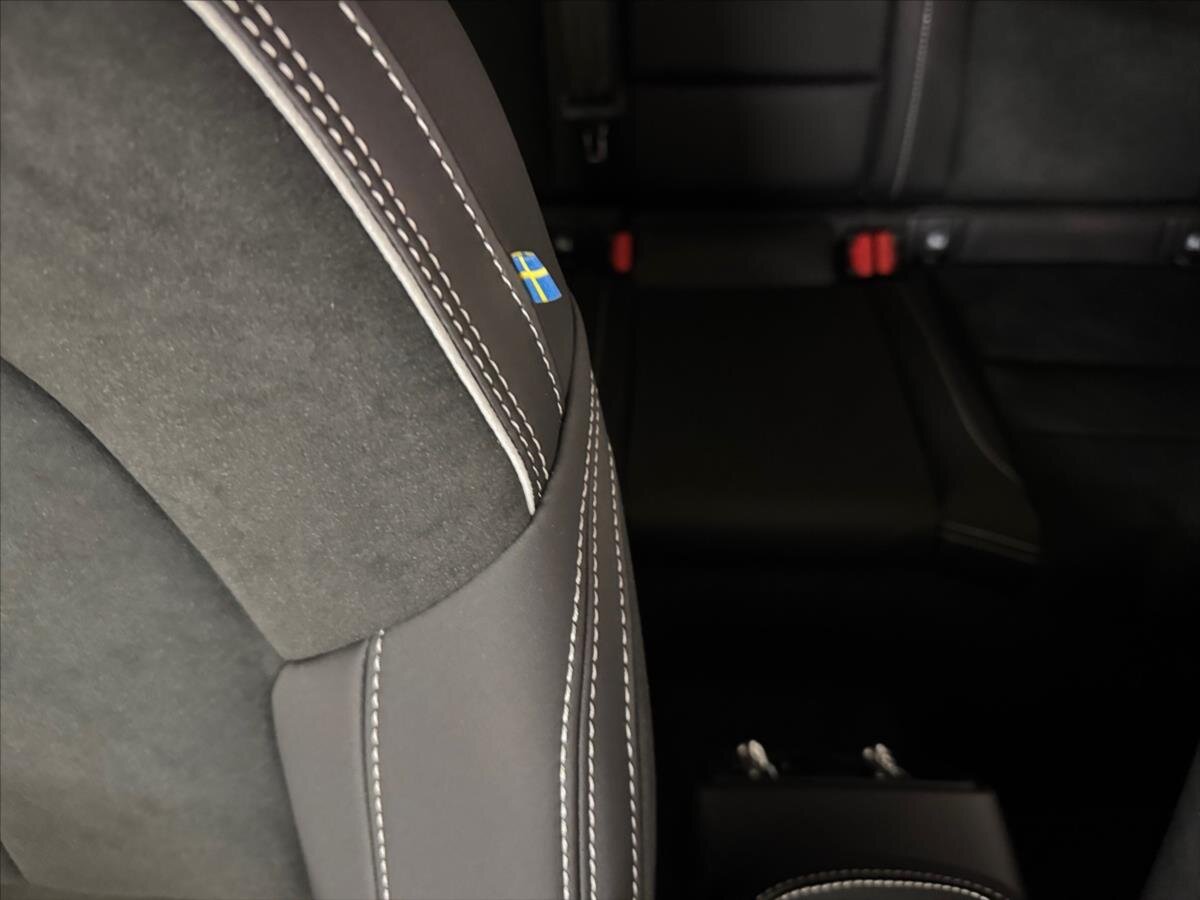 Volvo XC40 SUV / Terénní 1,0 170 kw