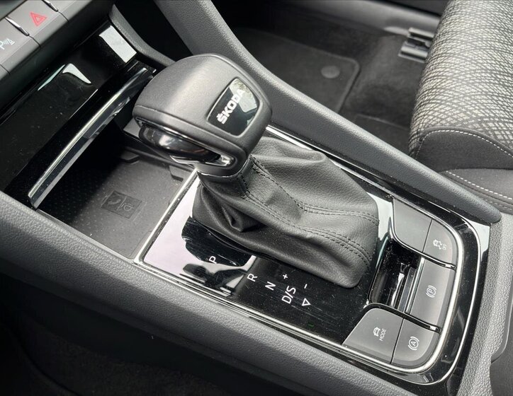 Škoda Karoq SUV 1,5 l 110 kw