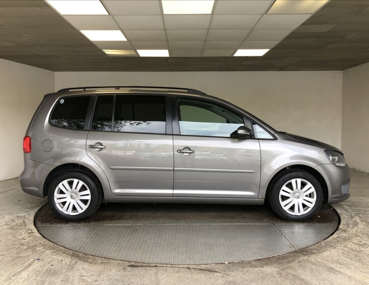 Volkswagen Touran 8