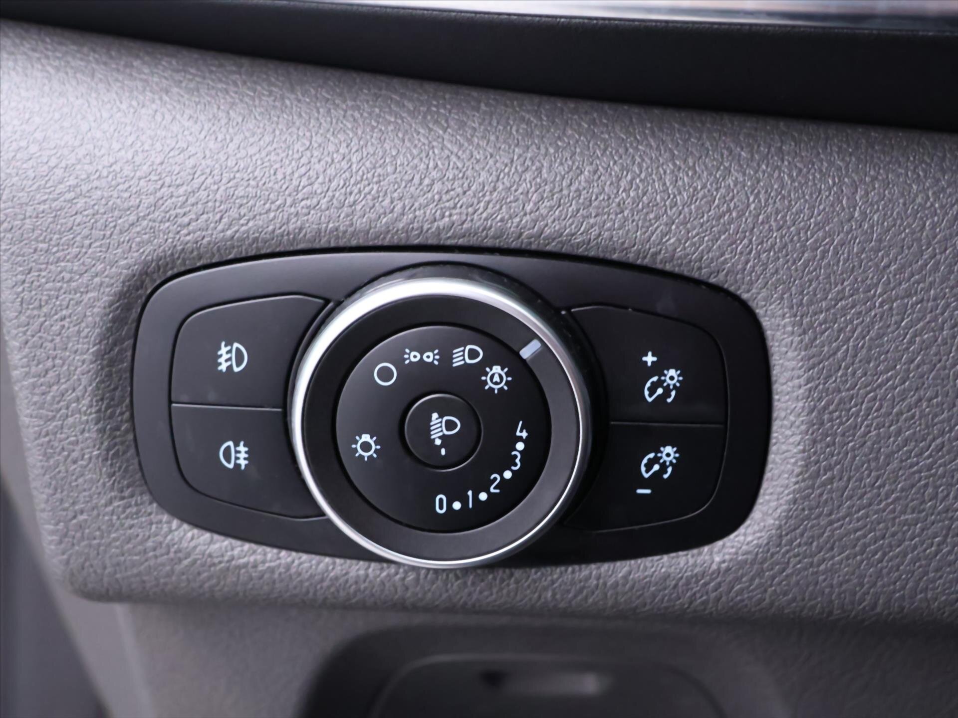 Ford Tourneo Custom Kombi 2,0 l 125 kw