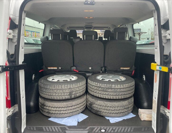 Ford Tourneo Custom 13