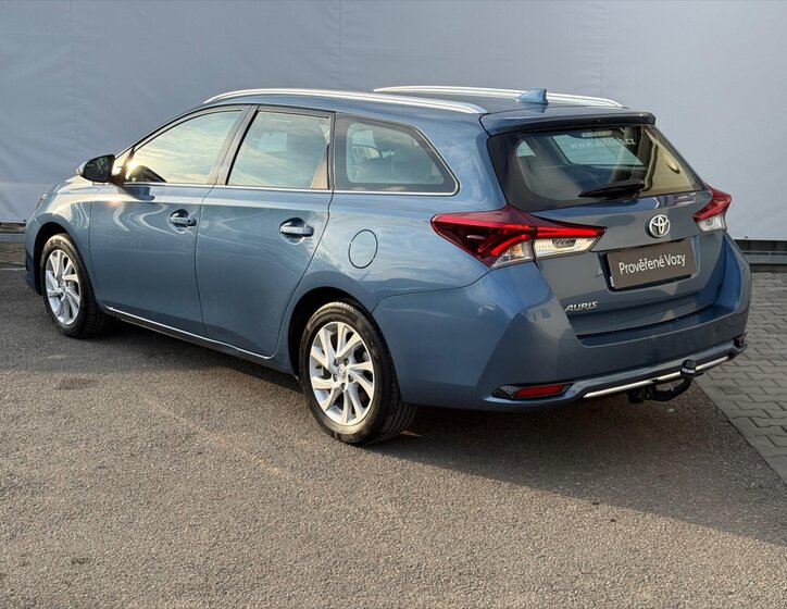 Toyota Auris 4