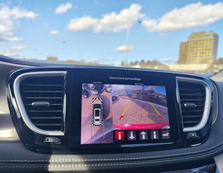 Chrysler Pacifica MPV 3,6 l 214 kw