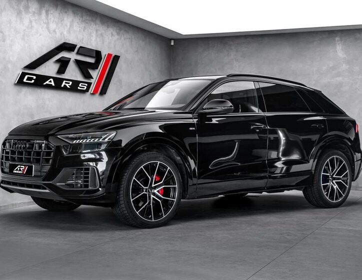 Audi Q8 SUV / Terénní 3,0 l 210 kw