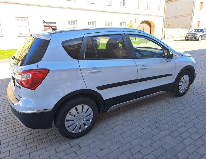 Suzuki SX4 S-Cross Hatchback 1,6 l 88 kw