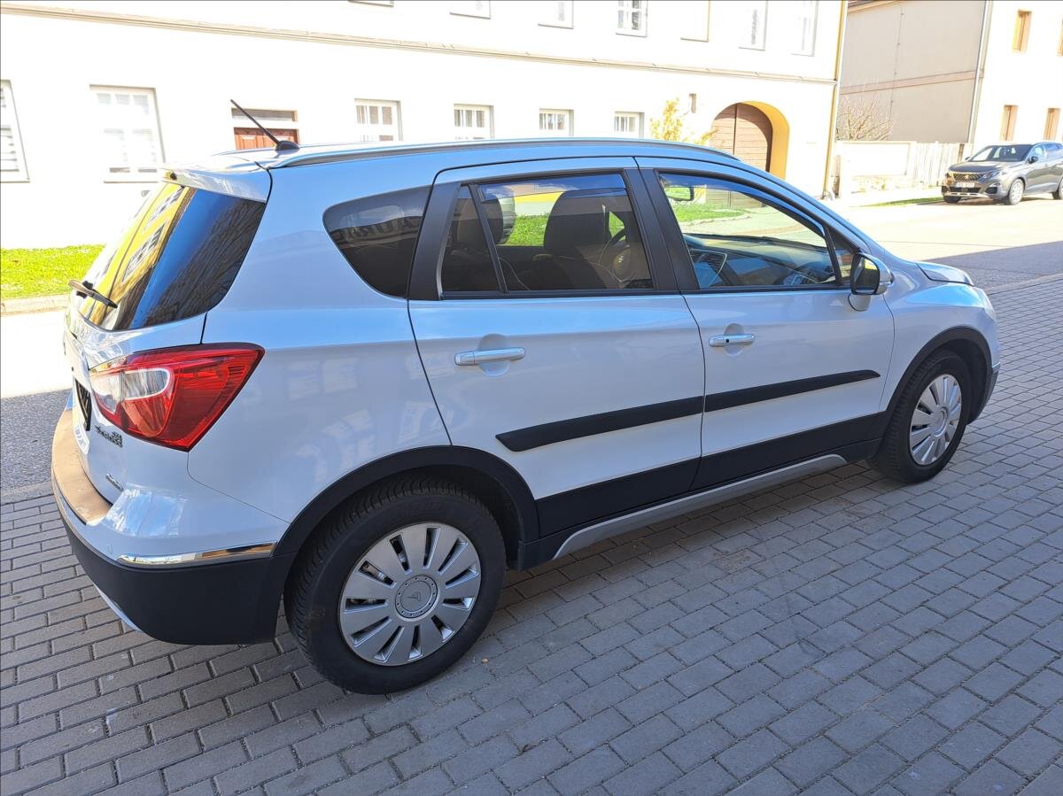 Suzuki SX4 S-Cross Hatchback 1,6 l 88 kw