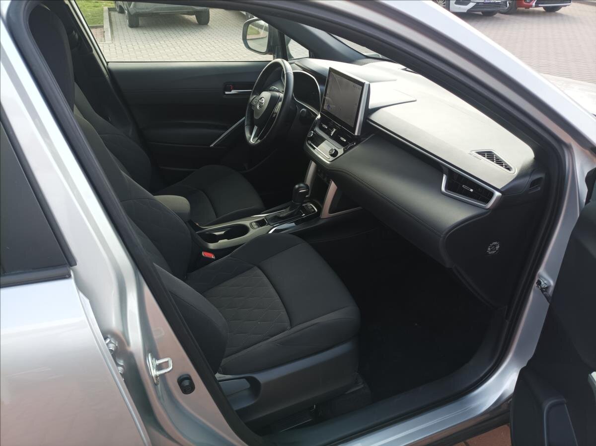 Toyota Corolla Cross SUV / Terénní 2,0 l 112 kw