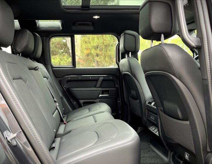 Land Rover Defender SUV 3,0 l 183 kw