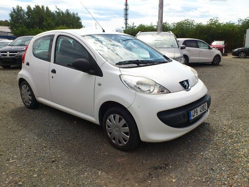 Peugeot 107 Hatchback 998,0 50 kw