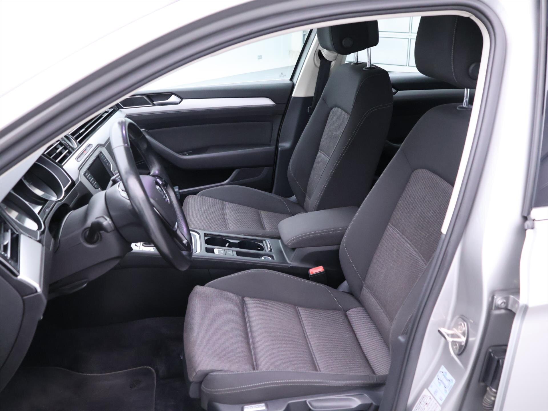 Volkswagen Passat Kombi 1,6 l 88 kw