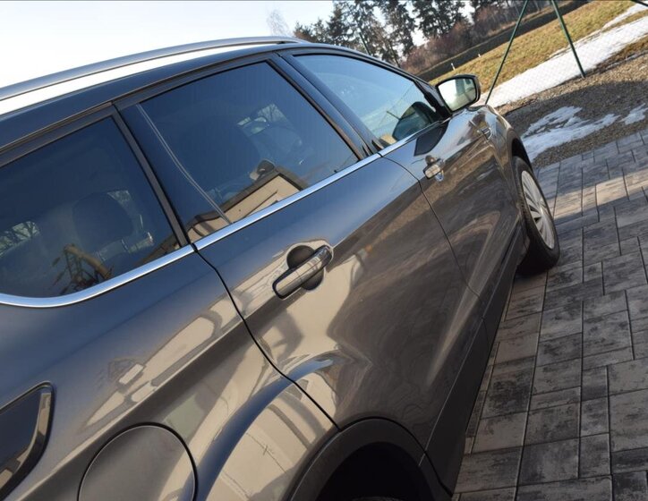 Ford Kuga SUV 1,5 l 88 kw