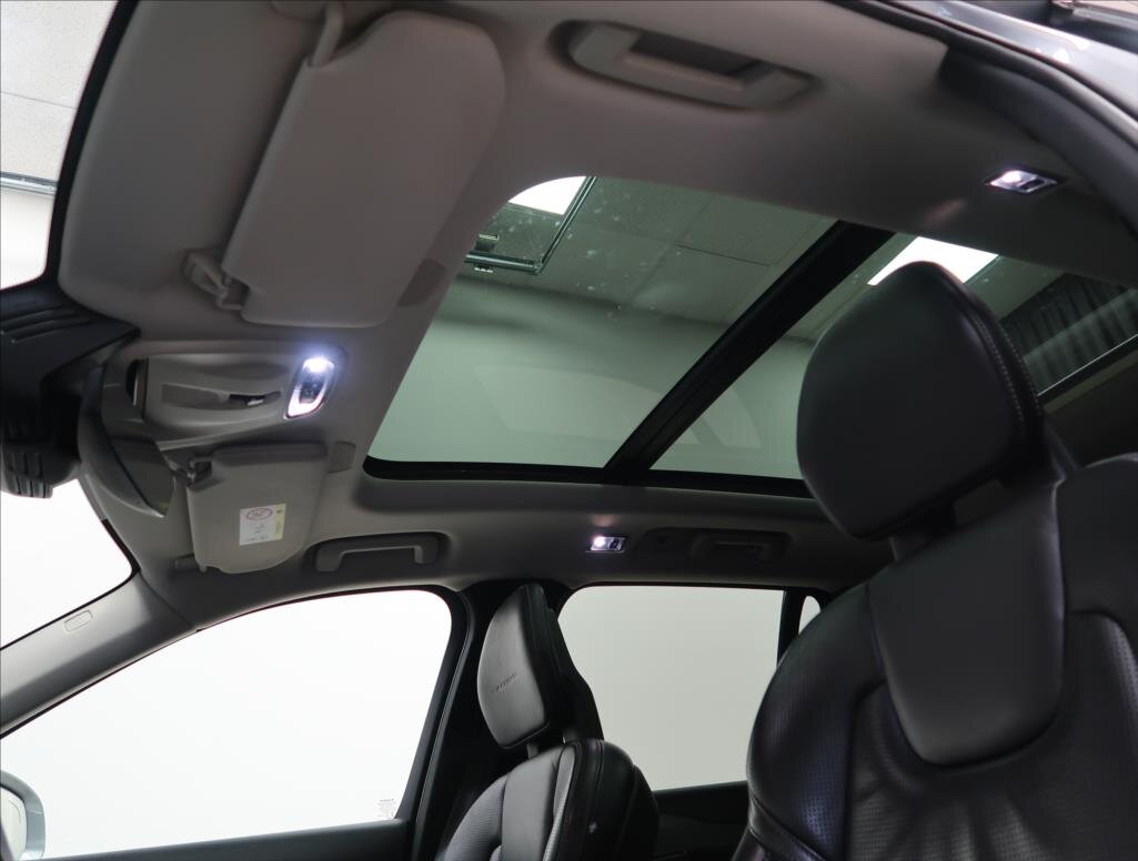 Volvo XC90 SUV 2,0 l 165 kw