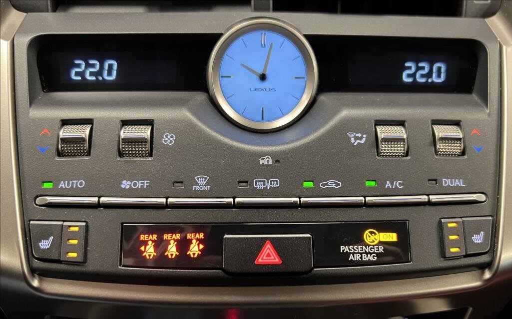 Lexus NX 300h SUV 2,5 l 145 kw