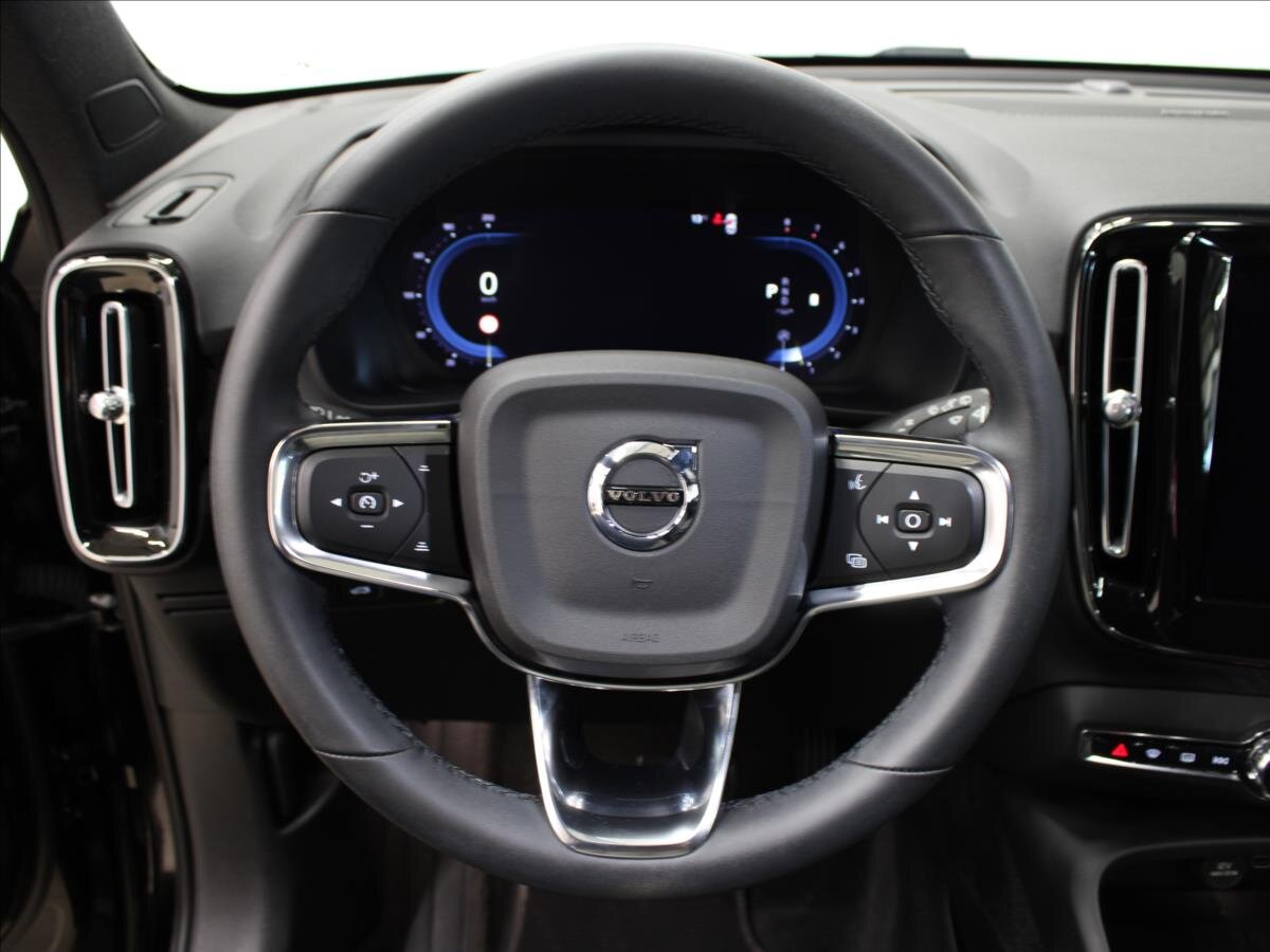 Volvo XC40 Kombi 2,0 l 145 kw