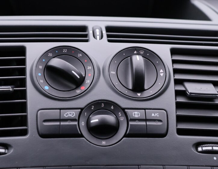 Mercedes-Benz Vito Kombi 2,1 l 70 kw