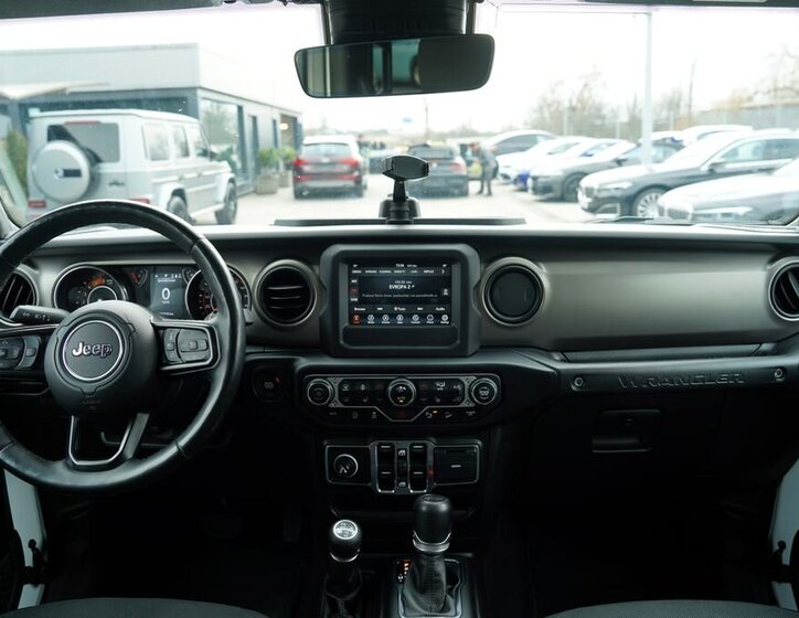 Jeep Wrangler SUV / Terénní 2,1 l 147 kw