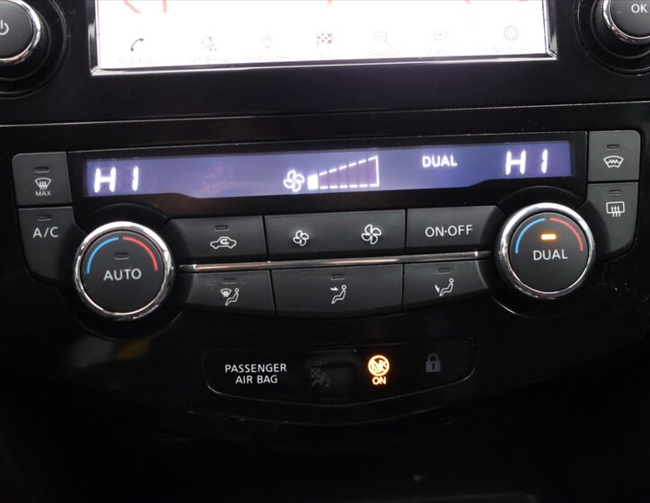 Nissan Qashqai SUV / Terénní 1,3 l 117 kw