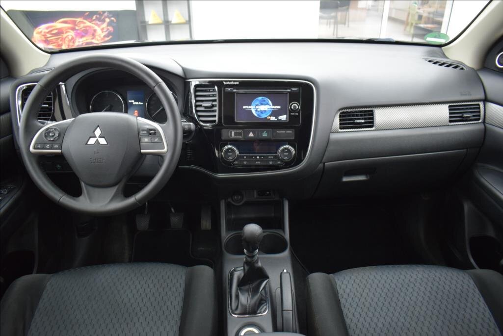 Mitsubishi Outlander SUV 2,3 l 110 kw