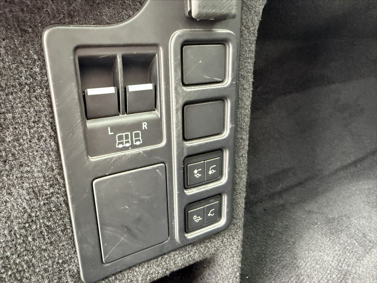 Land Rover Discovery SUV / Terénní 3,0 l 221 kw