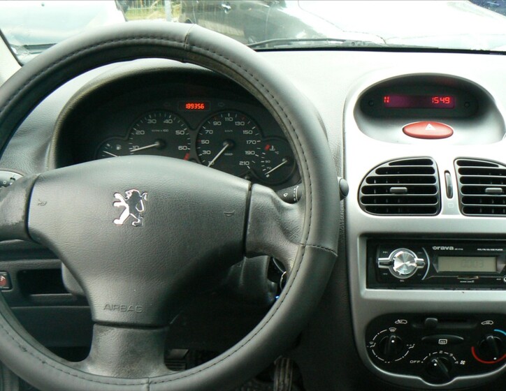 Peugeot 206 12