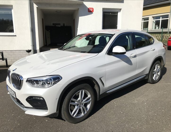 BMW X4 SUV / Terénní 2,0 l 140 kw
