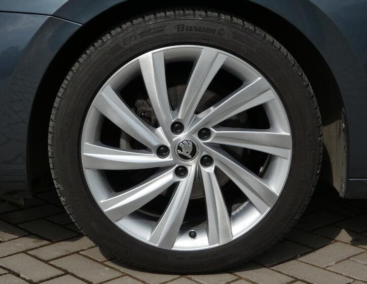 Škoda Octavia Sedan / Limuzína 2,0 l 85 kw