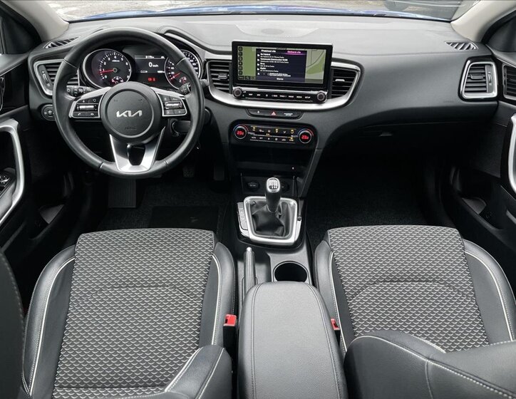 KIA XCeed 6