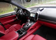 Porsche Cayenne SUV 4,1 l 281 kw