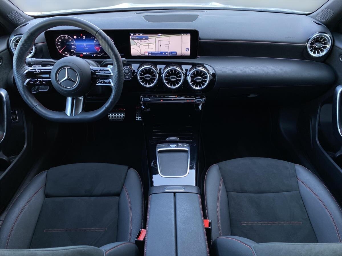 Mercedes-Benz Třídy A Sedan / Limuzína 1,3 l 120 kw