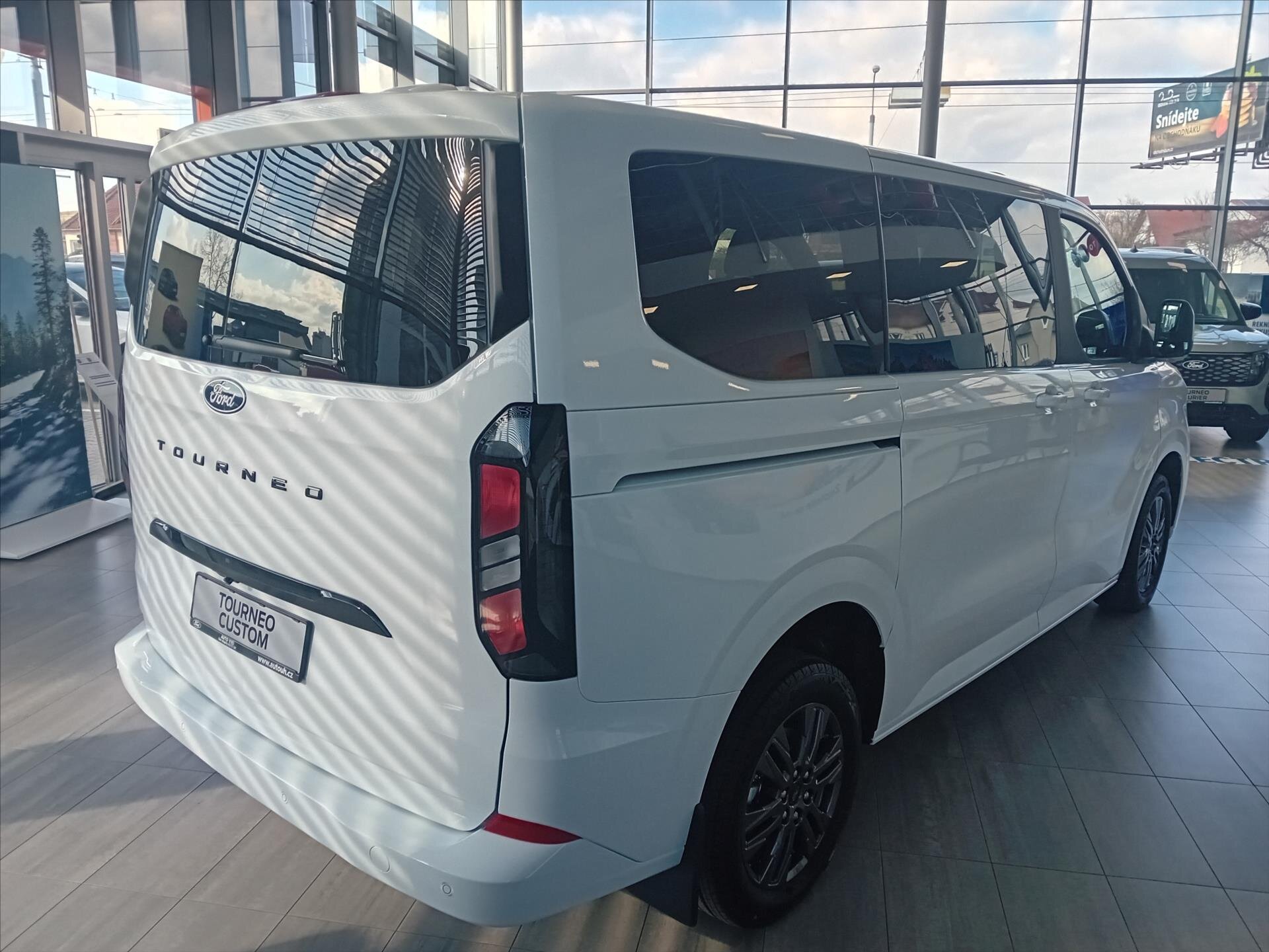 Ford Tourneo Custom Kombi 2,0 l 110 kw