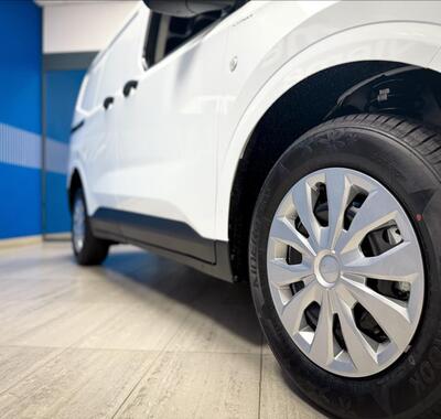 Ford Transit Courier 18