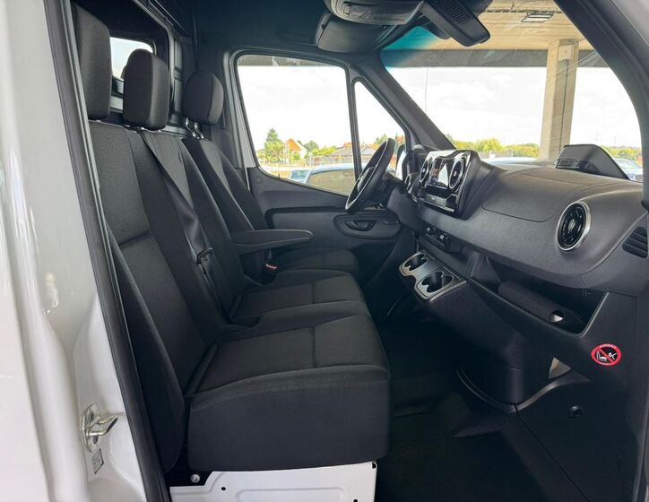 Mercedes-Benz Sprinter 14